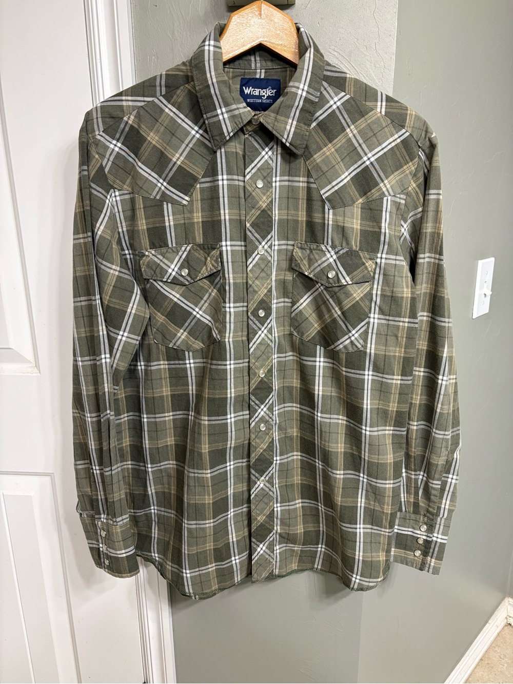 Vintage Wrangler Men's Olive Plaid Western Pearl Snap Shirt